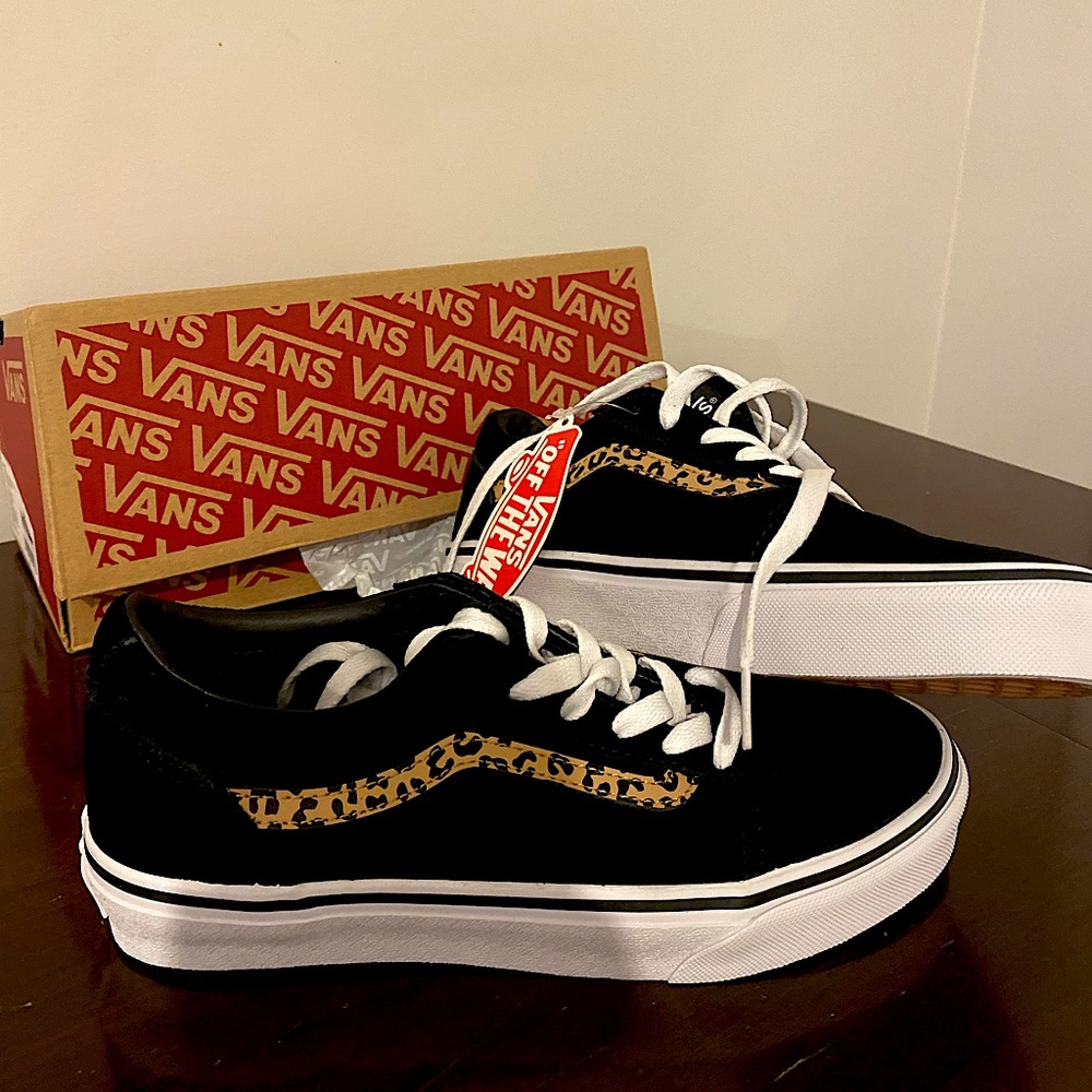 Brand new in box with tags vans ward suede black cheetah size 5